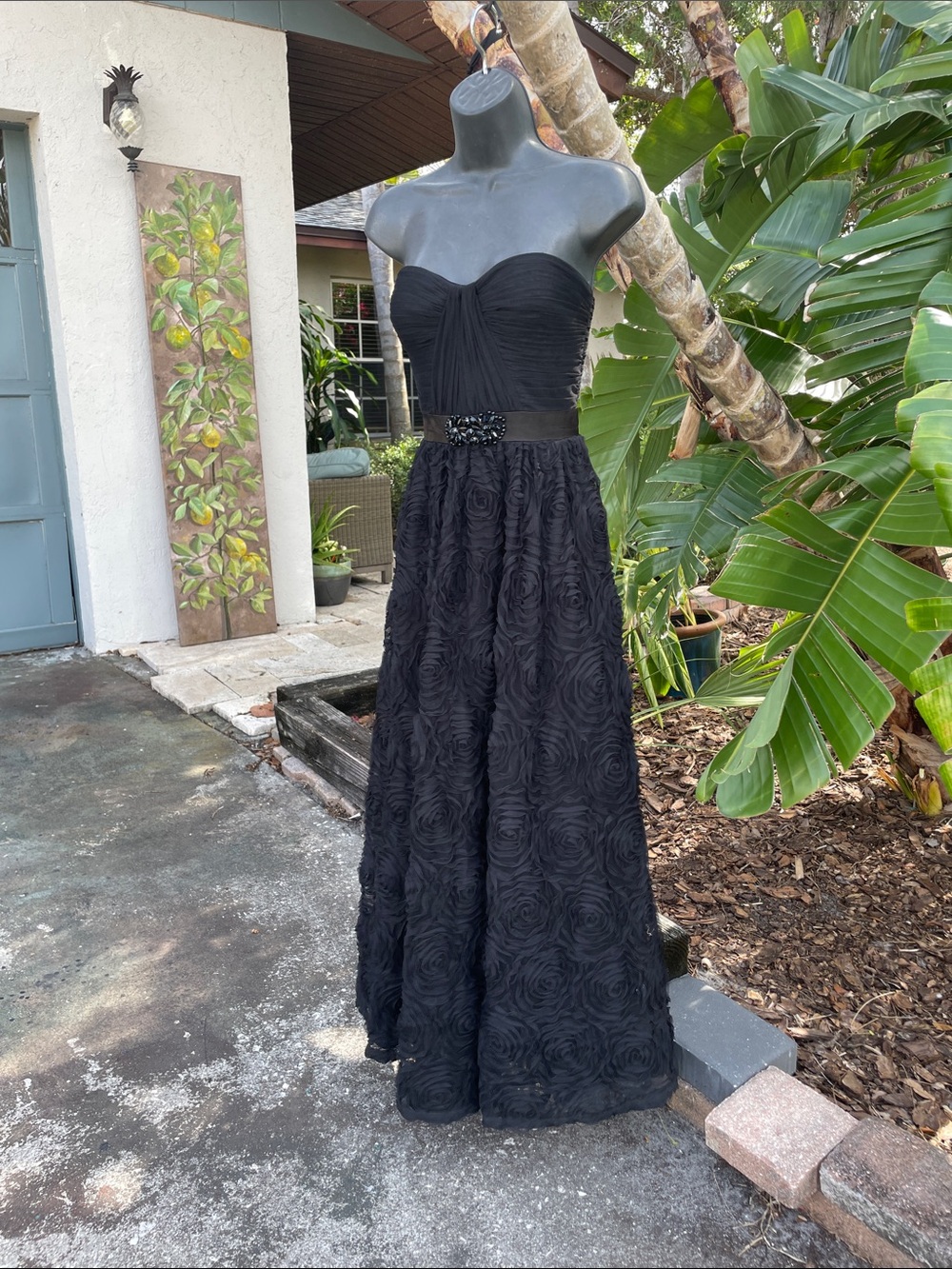 Adriana Papel strapless 3-D floral gown